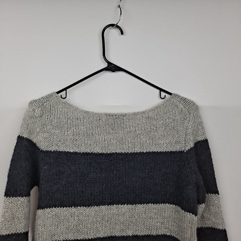 Gap Ladies Pullover sweater NWOT - Picture 10 of 10